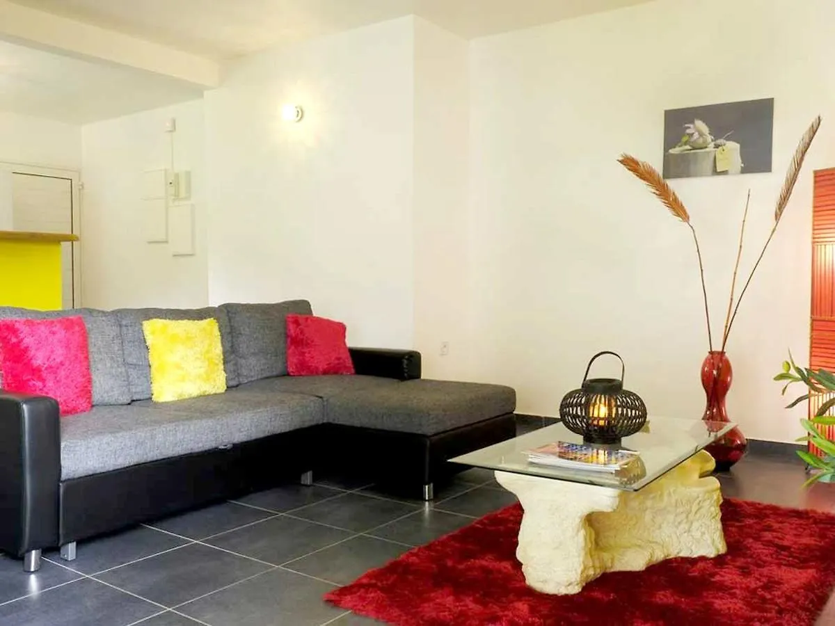 Appartement Charmant A Lamentin Avec Piscine 0*,  Guadeloupe